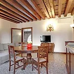 Grimaldi Cannaregio Διαμέρισμα *
